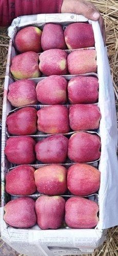 A Grade Preservatives-Free Sweet Fresh And Organic Red Kashmiri Apples, 1kg