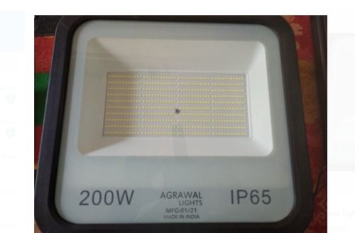 White 200 Watt, 240 Volt 60Hz Ip65 Square Shape Sleek Look And Low Profile Design Led Flood Light 