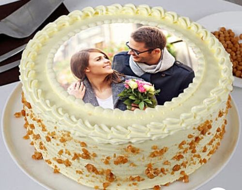 1 Kg Fresh And Delicious Butterscotch Cake With Cupule Picture Design 