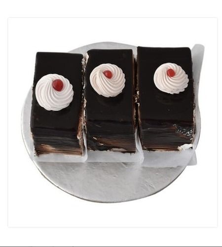 Top more than 67 red velvet cake monginis - in.daotaonec