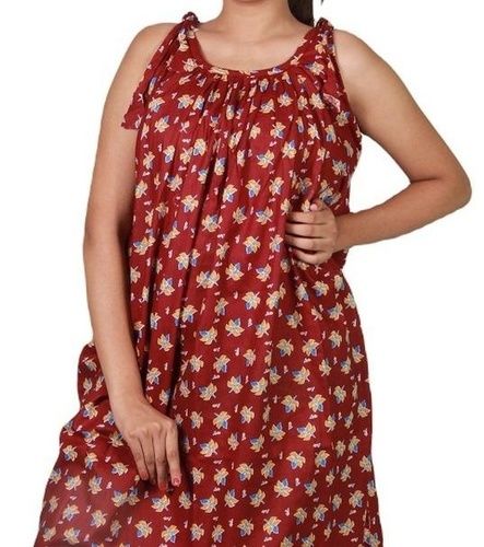 Red Color Comfortable Sleeveless Printed Cotton Nighty For Women