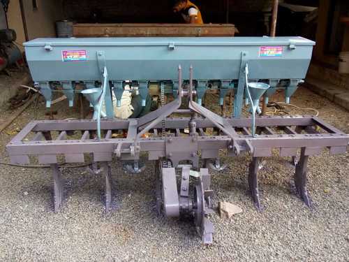 Mild Steel Seed Drill Machine For Agriculture Use With 9 Tynes And 350 Kg  Weight, 50-60 Hp at 60000.00 INR in Mandsaur