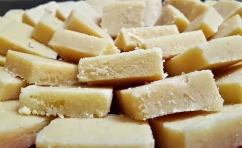 No Artificial Color Rich Aroma Hygienic Prepared Mouthwatering Taste Pure And Tasty Fresh Khoya Burfi