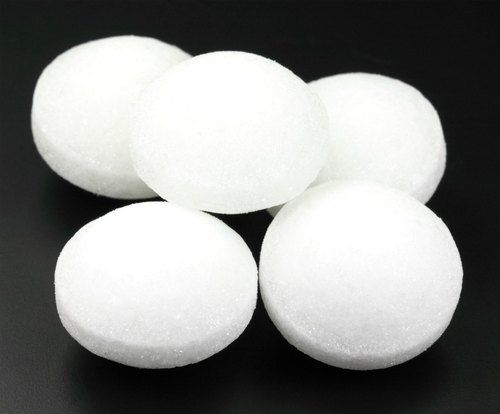 100% Natural Ingredients White Round Refined Naphthalene Balls