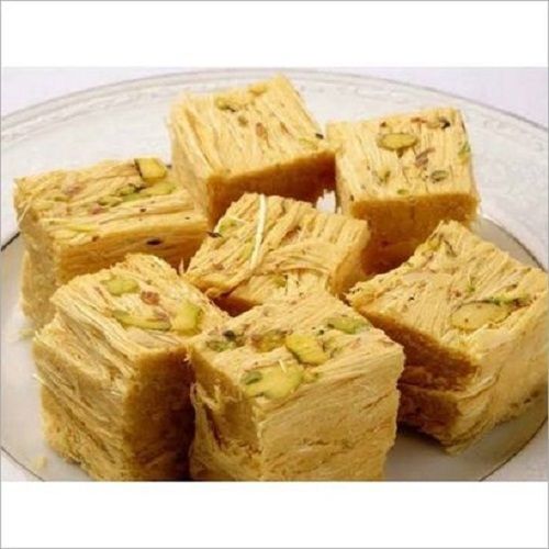 Improves Health Hygienic Prepared Fresh Sweet Taste Pista Loaded Soan Papdi