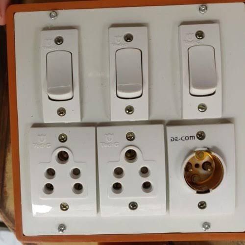5A Plastic 3 Socket White Electrical Switch Board, Lightweight And Durable