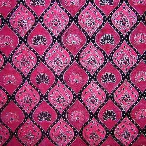 Quick Dry Comfortable To Wear Pink And Black Color Floral Printed Cotton Batik Fabric