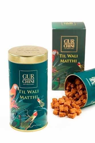 Hygienic Prepared Crispy And Delicious Gur Chini Til Wali Mathri (650 Gram Pack)