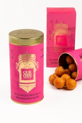 Rich Aroma Mouthwatering Taste Gur Chini Jhalawadi Filled Dry Fruit Bharma Kachori Packaging: Box