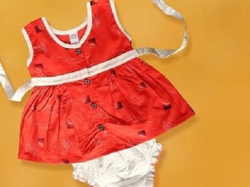 100% Pure Cotton Party Wear Red Color Printed Tops For Kids, Size M