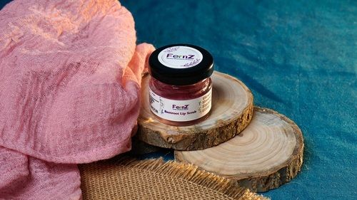 Safe To Use 100% Herbal Beetroot Lip Scrub With Almond, Coconut And Olive Oil, Vitamin E