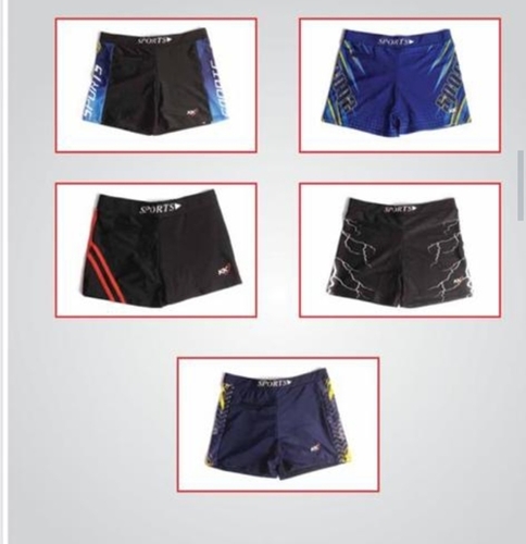 प्लेन पैटर्न और फाइन फिनिश स्विमिंग कॉस्ट्यूम