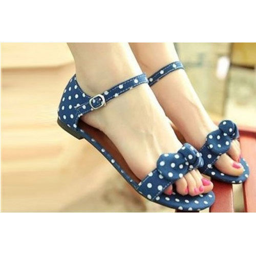 Slip Resistance Elegant Look Casual Wear Dotted Printed Ladies Flat Slippers