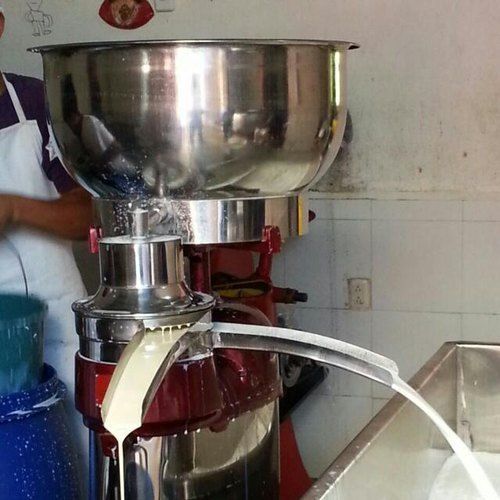 Red Stainless Steel Portable Milk Cream Separator Machines, 60 Liter