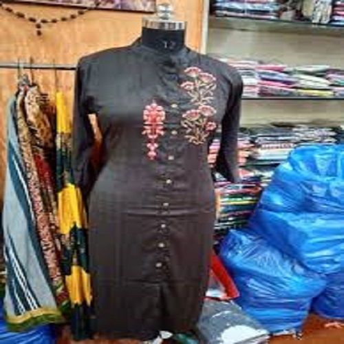 100% Cotton Skin Friendly Printed Black And Pink Color Casual Wear Ladies Kurti