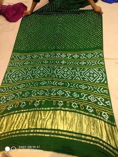 Spring Ladies Party Wear Green Printed Breathable And Soft Silk Bandhani Saree 