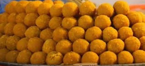 Yellow Color Sweet Taste 100 Percent Fresh Boondi Laddu, 1 Kilogram Pack