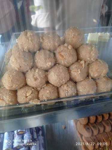 100% Healthy And Fresh Hand Made Tasty And Sweet Pure Ghee Besan Laddu Carbohydrate: 14 Percentage ( % )