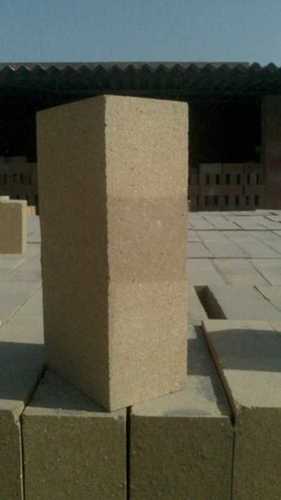 Clay Fire Brick With Fire Resistance And Heat Resistance, Brown In Color