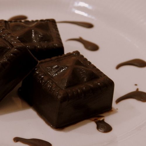 Delicious Rich Natural Fine Sweet Taste Brown Color Homemade Chocolate Place Of Origin: India