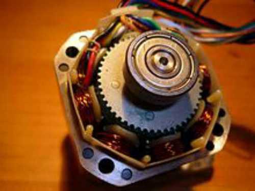 Silver Single Phase Stepper Motor For Electronic Use, Rust Proof And Easy To Operate