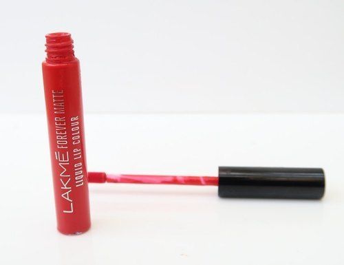 High Quality Lakme Red Color Lipstick used for Glam Look and Lips Moisturization