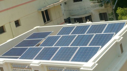 2 साल की वारंटी और 1 नंबर के साथ ब्लू 7 किलोवाट ऑफ ग्रिड इंडस्ट्रियल सोलर पावर प्लांट। सेल का