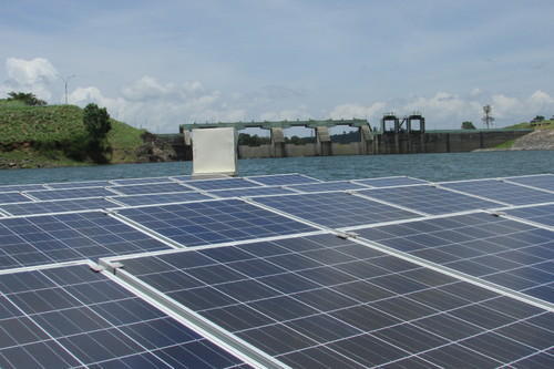 2 साल की वारंटी और 7 किलोवाट बिजली और 1 सेल के साथ फ्लोटिंग सौर ऊर्जा संयंत्र