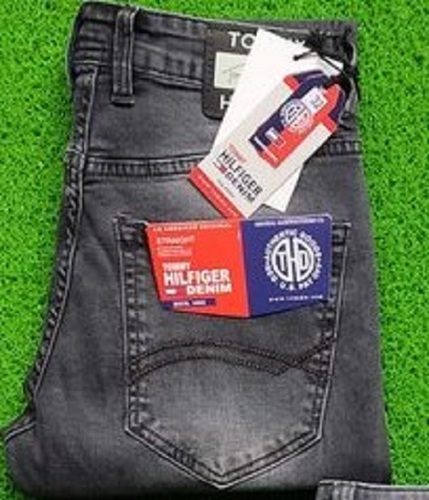 पार्टी में पहनने के लिए नो फेड स्टाइलिश प्योर कॉटन फ़ैब्रिक स्ट्रेचेबल काले रंग की पुरुषों की जींस