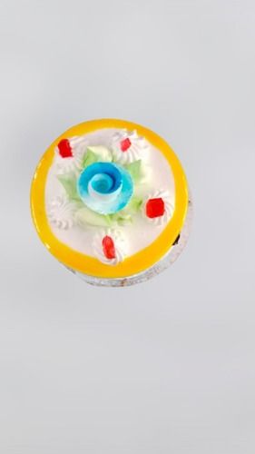 1 Kg Fresh And Delicious Vanilla Cake With Flower Design For Any Occasion