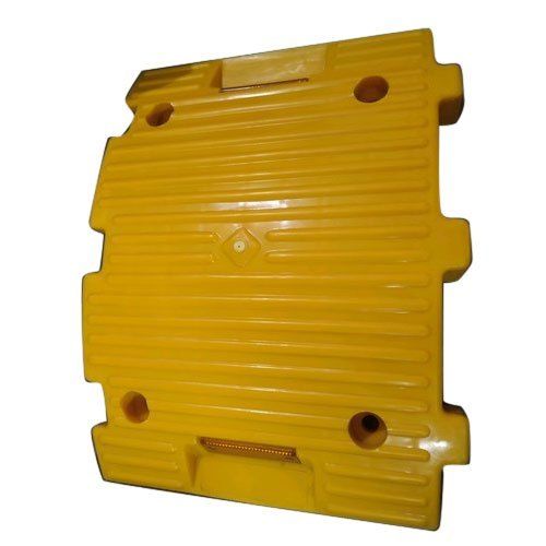 200 Grams, Plastic Yellow Road Hump Safety Speed Bump Breaker With High Visibility