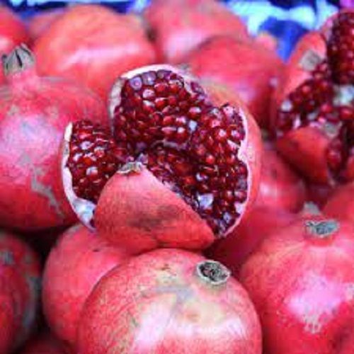 Juicy Red Organic Whole Pomegranate - 1 kg , Sweet Flavor, Glutinous Texture, Chemical Free, Health Benefits Against Diseases, Rich in Antioxidants