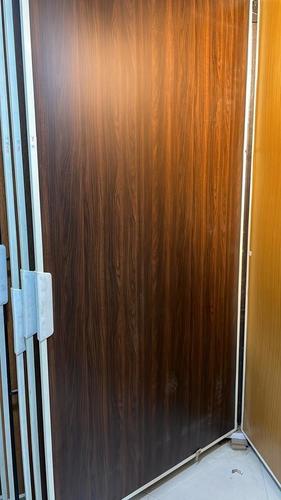 Finished Solid Strong Modern Fancy Brown Plywood Wooden Doors For Domestic And Commercial