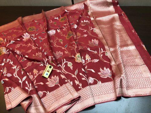 Elegant and Stylish Maroon Color Pure Handloom Georgette Saree With Floral Print