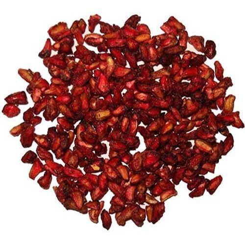 Common Hygienically Packed, Sweet And Tasty Red Colour And Dry Pomegranate, Good For Health