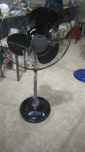 Strong Solid Long Lasting Durable Electrical Black 3 Blade Pedestal Fan, 220 V Blade Material: Metal