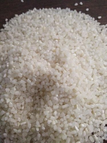 White Color Broken Rice With 2 Year Shelf Life And 100% Purity, Rich In Vitamins, Minerals and Antioxidants