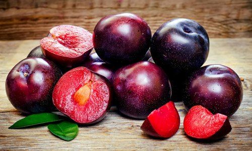 A-Grade Nutrition Enriched Sweet And Organic 100% Fresh Plum Fruits
