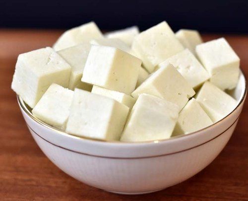 White Color Sweet And Fresh Paneer, 100gm Pack