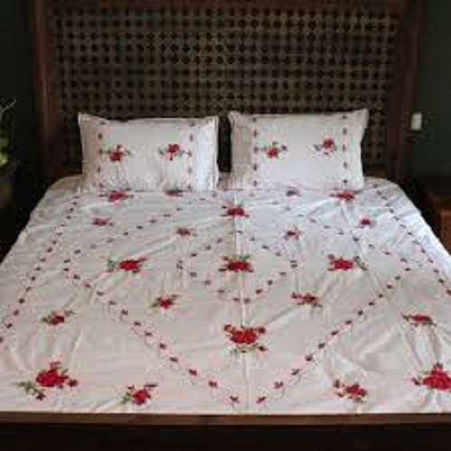 Colorfastness Resistance Against Shrinkage White And Red Designer Cotton Bed Sheet