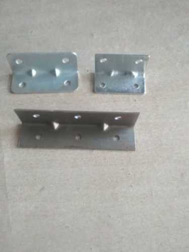 Polished Powder Coating Mild Steel L Bracket For Furniture Fitting, 6-10 Mm Thickness