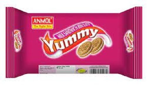 Hygienically Packed 100 Percent Tasty Crunchy Round Cream Filled Yummy Biscuits