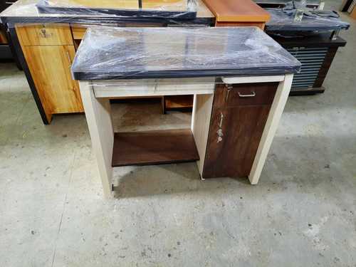 Highly Durable and Fine Finish Office Table