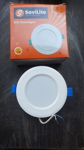 इनडोर और आउटडोर उपयोग के लिए व्हाइट मॉडर्न एलईडी डाउनलाइट प्लास्टिक वॉल बल्ब होल्डर सॉकेट