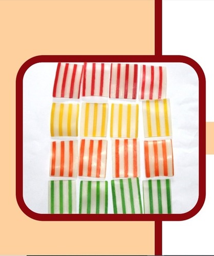 इटैलियन स्क्वायर नमकीन और क्रिस्पी पोटैटो चिप्स और साबूदाना आधारित स्नैक पेलेट्स पैकेजिंग: बॉक्स