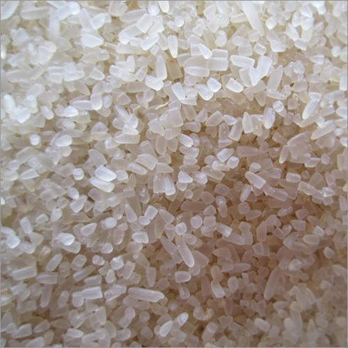 White Medium Grain Dried Broken Rice With Moisture 14% And 1 Year Shelf Life