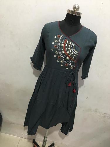 Stylish Hand Work Grey Color Designer Rayon Kurti With Embroidered Work For Ladies Bust Size: 35-36 Inch (In)