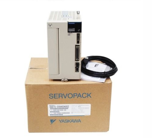 White Yaskawa 3 Phase Ac Servo Motor With Output Power 5 Kwh And 3000 Rpm Speed