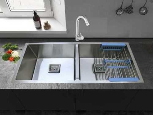 304 Grade Stainless Steel Double Bowl Kitchen Sink, Weight 15 Kg Installation Type: Deck Mounted