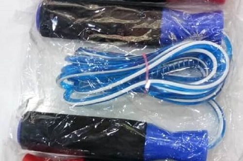 Easy To Carry Light Weight Crack Resistance Easy To Grip Blue Skipping Ropes Dimension(L*W*H): 20.32 X 15.24 X 15.24  Centimeter (Cm)